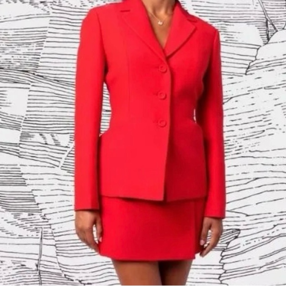 Tahari Red fully lined skirt suit size 14P